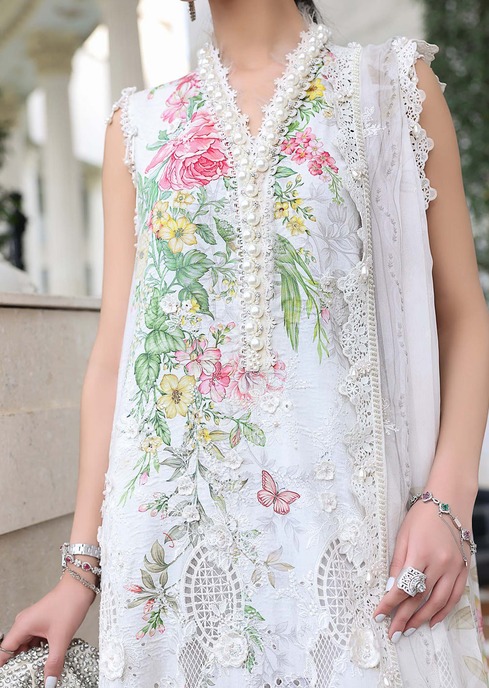 Maria db 3 – Ivory Floral Embroidered 3-Piece Suit