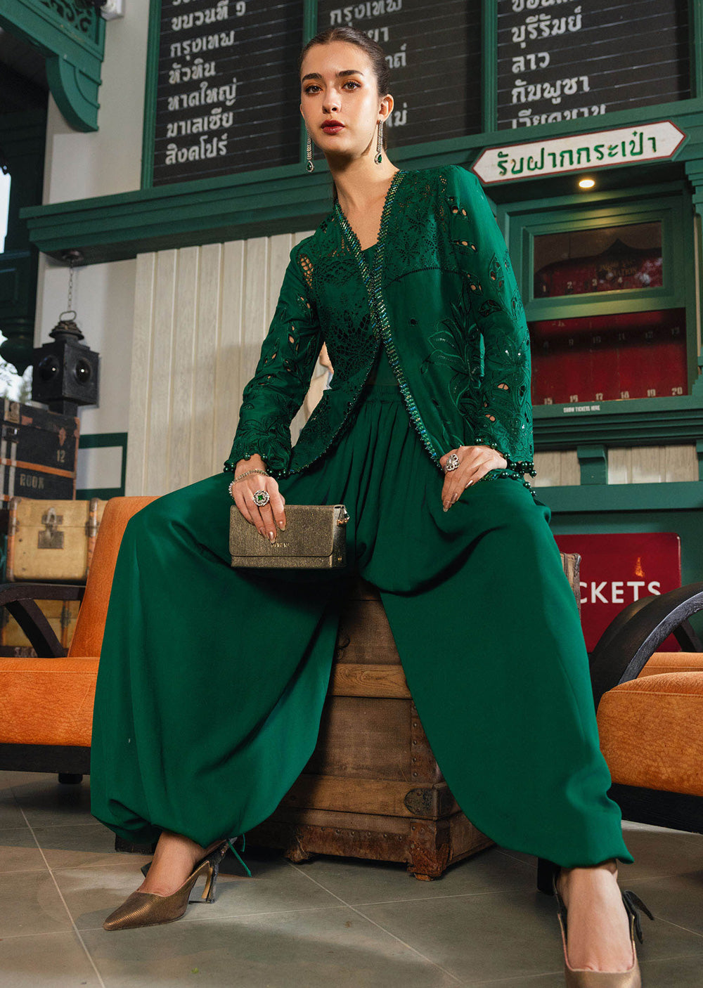 Maria db 4 – Emerald Green Embroidered 3-Piece Suit